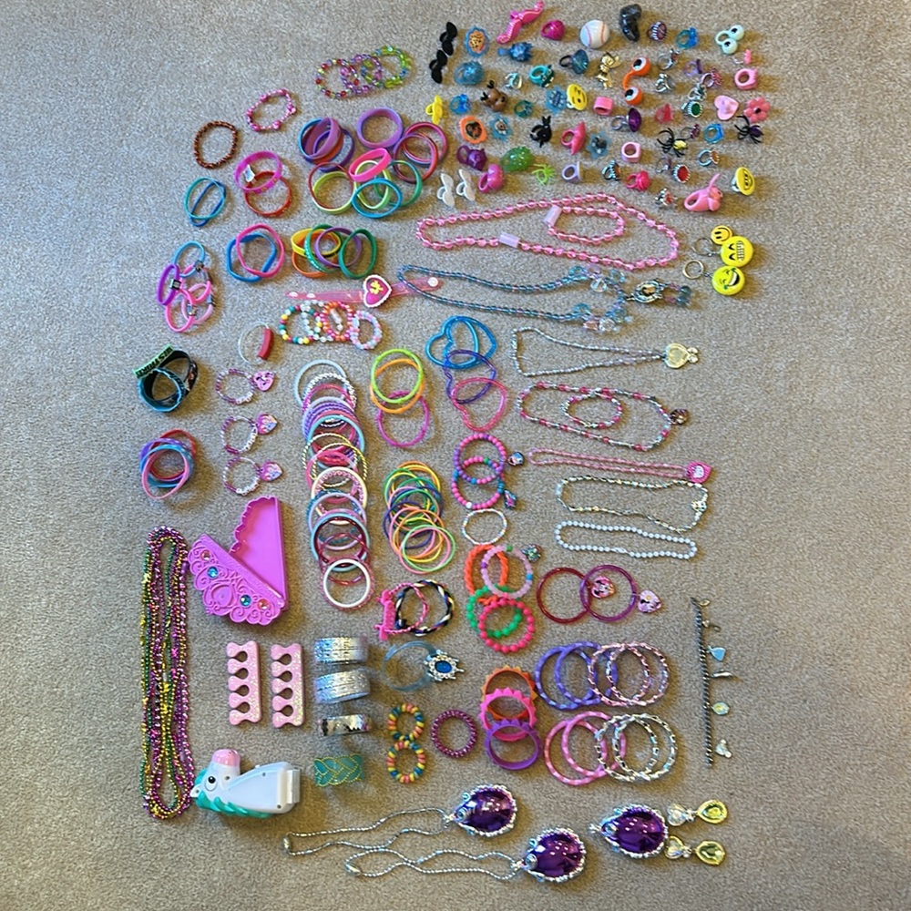 HUGE Girls pretend play dress up jewelry lot